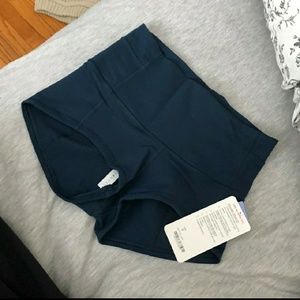 Lululemon wunder shorts size 8